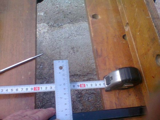 Измеряем расстояние для ножек
